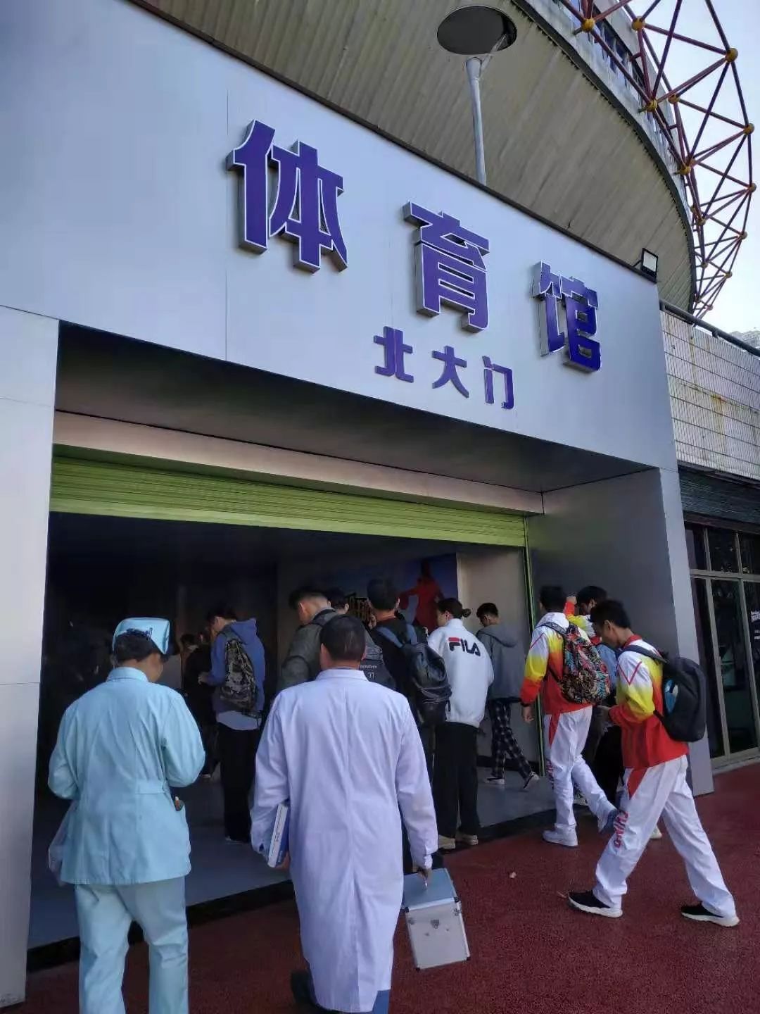 我院為第二屆“宜春杯”贛湘鄂邊區(qū)機關干部籃球邀請賽保駕護航！